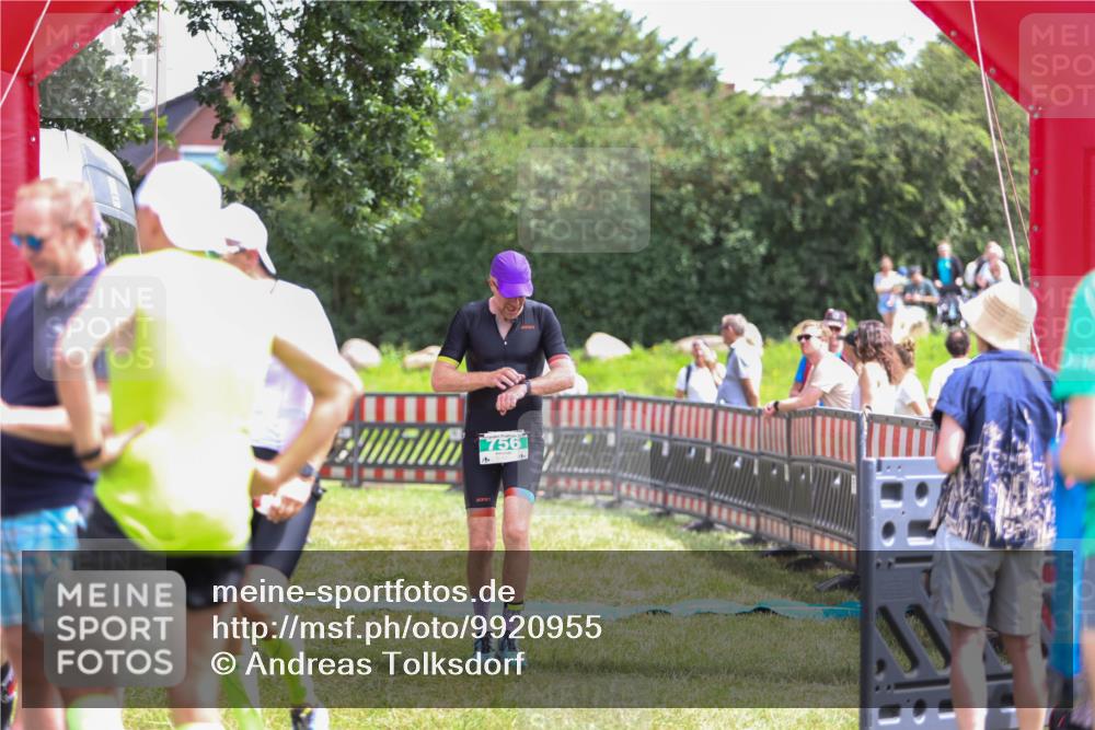 21.06.2026 - 29. Vierlanden-Triathlon Andreas Tolksdorf http://msf.ph/oto/9920955 21.06.2026 13:22:37 Ziel 756, 1017 meine-sportfotos.de