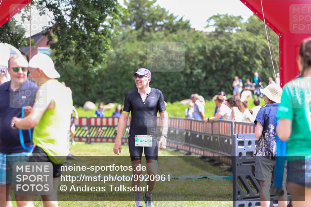 21.06.2026 - 29. Vierlanden-Triathlon Andreas Tolksdorf http://msf.ph/oto/9920961 21.06.2026 13:22:39 Ziel 756, 1017 meine-sportfotos.de