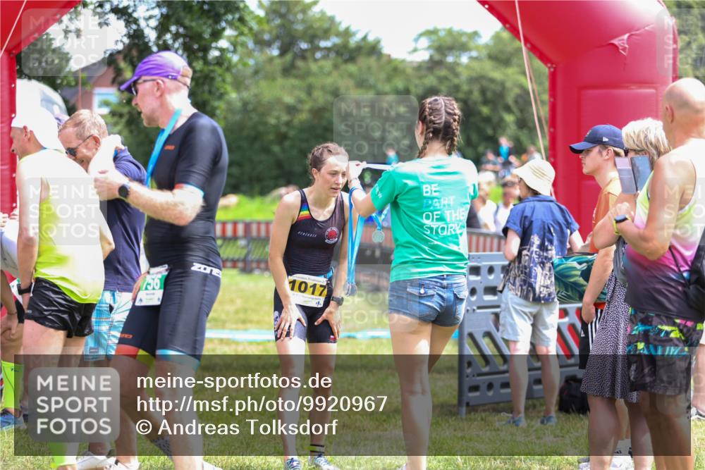 21.06.2026 - 29. Vierlanden-Triathlon Andreas Tolksdorf http://msf.ph/oto/9920967 21.06.2026 13:22:46 Ziel 1017 meine-sportfotos.de