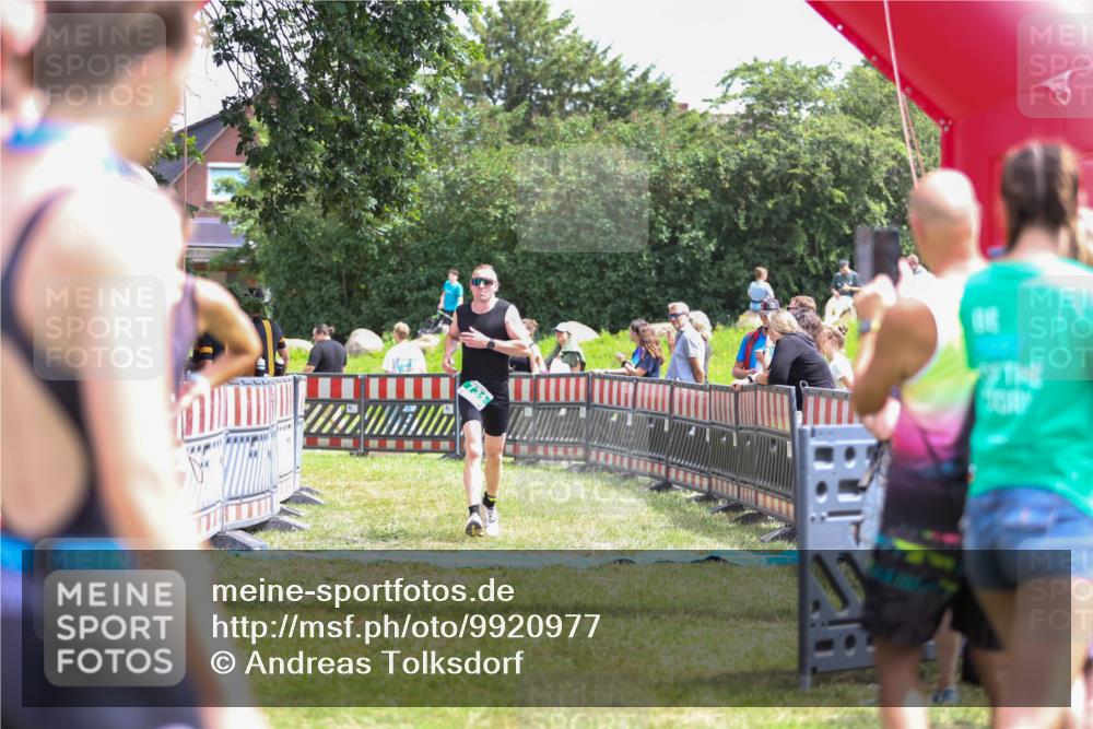 21.06.2026 - 29. Vierlanden-Triathlon Andreas Tolksdorf http://msf.ph/oto/9920977 21.06.2026 13:22:57 Ziel 630, 675, 729, 731 meine-sportfotos.de