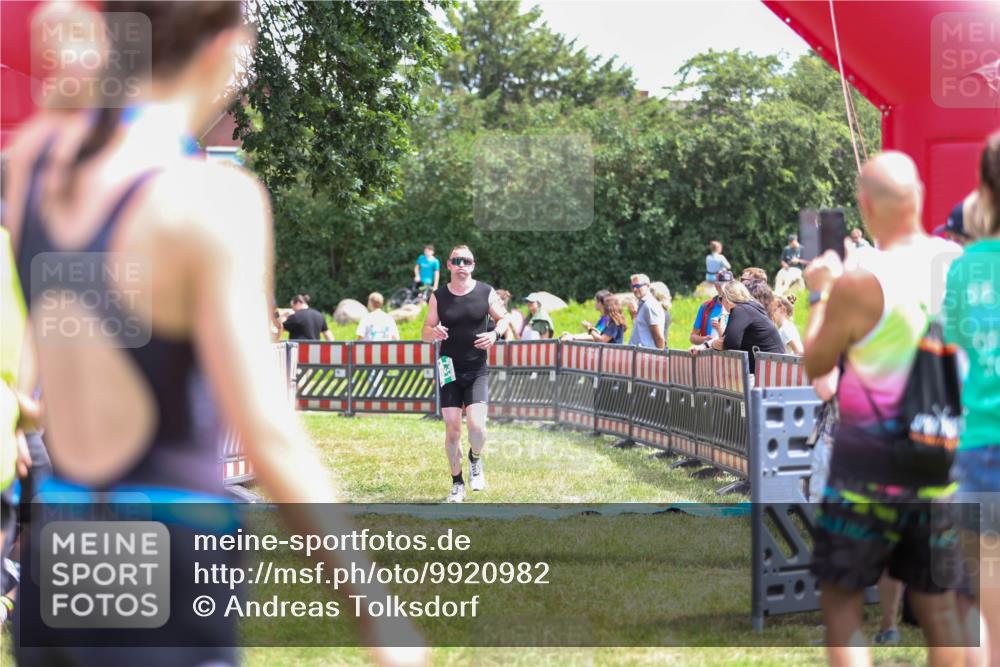 21.06.2026 - 29. Vierlanden-Triathlon Andreas Tolksdorf http://msf.ph/oto/9920982 21.06.2026 13:22:58 Ziel 630, 675, 729, 731 meine-sportfotos.de