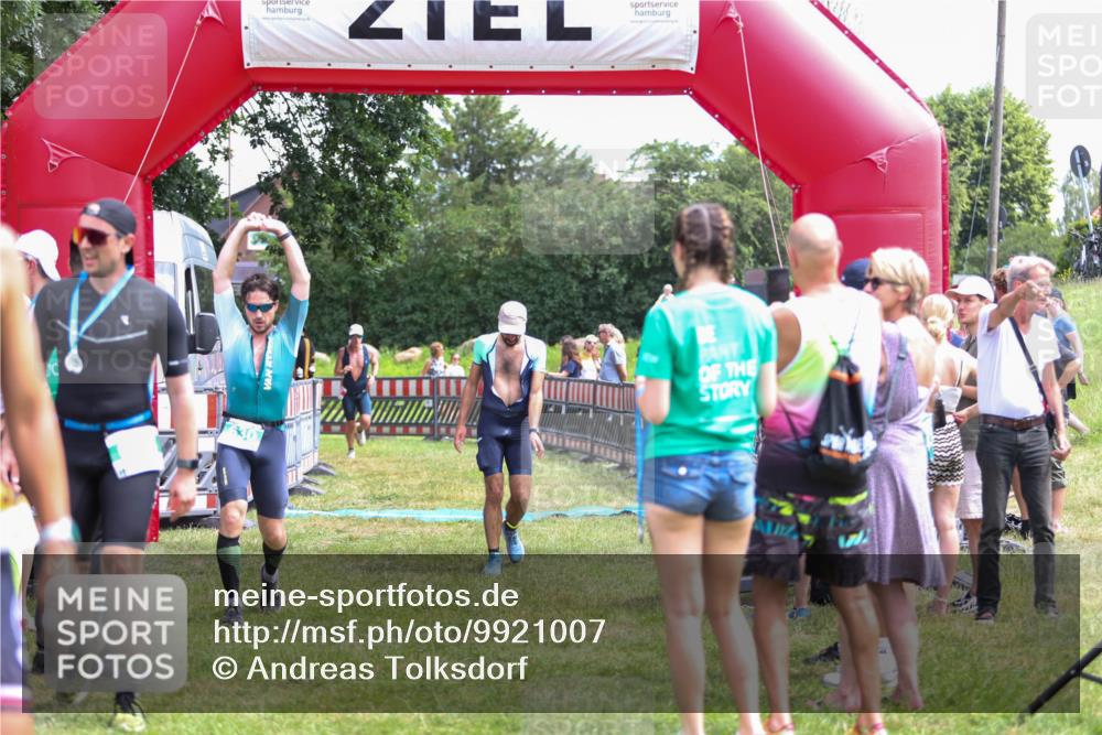 21.06.2026 - 29. Vierlanden-Triathlon Andreas Tolksdorf http://msf.ph/oto/9921007 21.06.2026 13:23:10 Ziel 39, 630, 729 meine-sportfotos.de