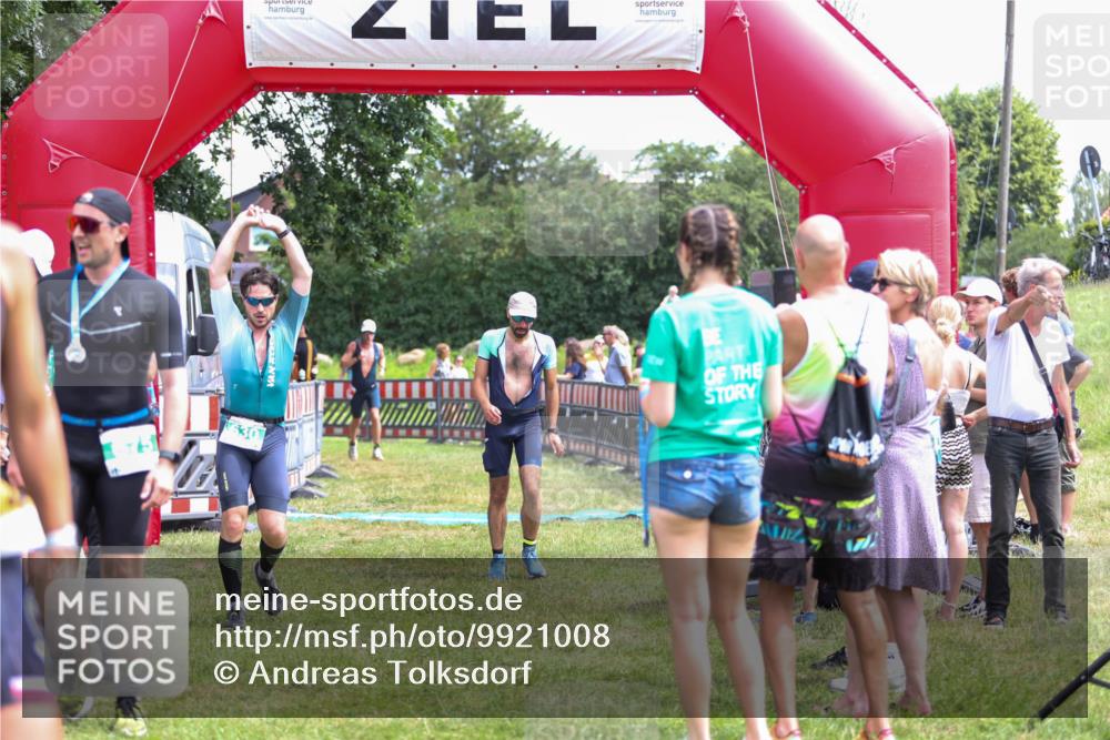 21.06.2026 - 29. Vierlanden-Triathlon Andreas Tolksdorf http://msf.ph/oto/9921008 21.06.2026 13:23:10 Ziel 39, 630, 729 meine-sportfotos.de