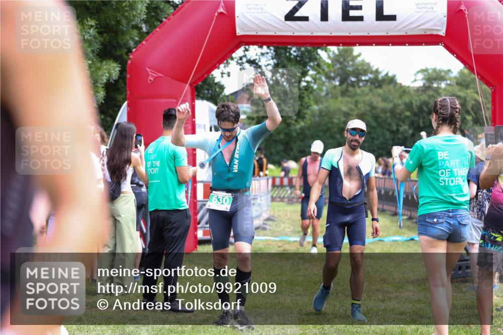21.06.2026 - 29. Vierlanden-Triathlon Andreas Tolksdorf http://msf.ph/oto/9921009 21.06.2026 13:23:14 Ziel 39 meine-sportfotos.de