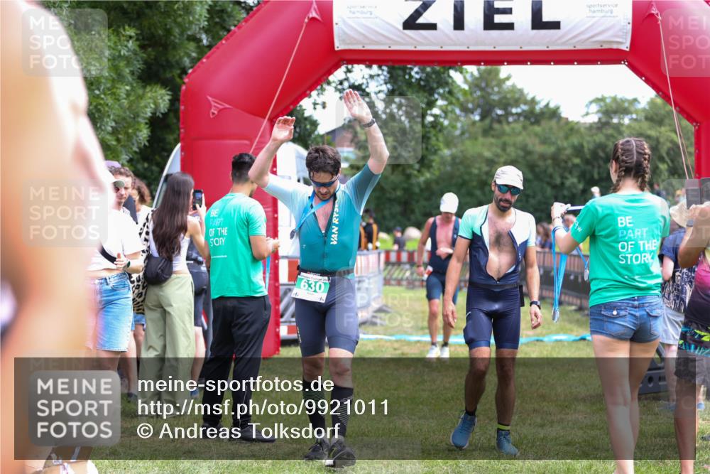 21.06.2026 - 29. Vierlanden-Triathlon Andreas Tolksdorf http://msf.ph/oto/9921011 21.06.2026 13:23:14 Ziel 39 meine-sportfotos.de