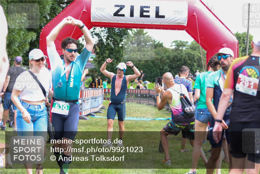 21.06.2026 - 29. Vierlanden-Triathlon Andreas Tolksdorf http://msf.ph/oto/9921023 21.06.2026 13:23:19 Ziel 109 meine-sportfotos.de