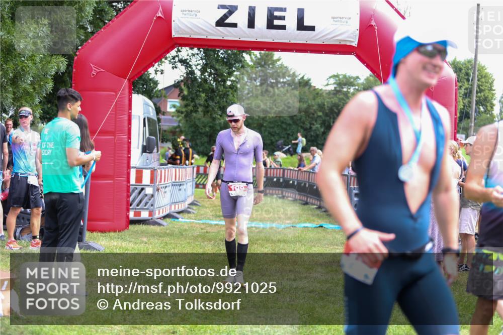 21.06.2026 - 29. Vierlanden-Triathlon Andreas Tolksdorf http://msf.ph/oto/9921025 21.06.2026 13:23:30 Ziel 109, 780 meine-sportfotos.de