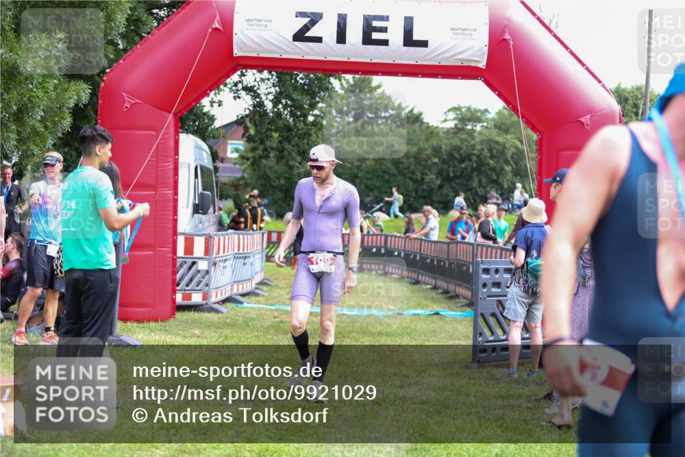 21.06.2026 - 29. Vierlanden-Triathlon Andreas Tolksdorf http://msf.ph/oto/9921029 21.06.2026 13:23:30 Ziel 109, 780 meine-sportfotos.de