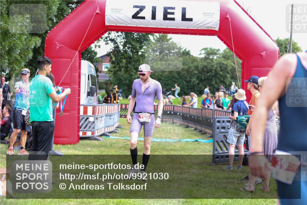 21.06.2026 - 29. Vierlanden-Triathlon Andreas Tolksdorf http://msf.ph/oto/9921030 21.06.2026 13:23:30 Ziel 109, 780 meine-sportfotos.de