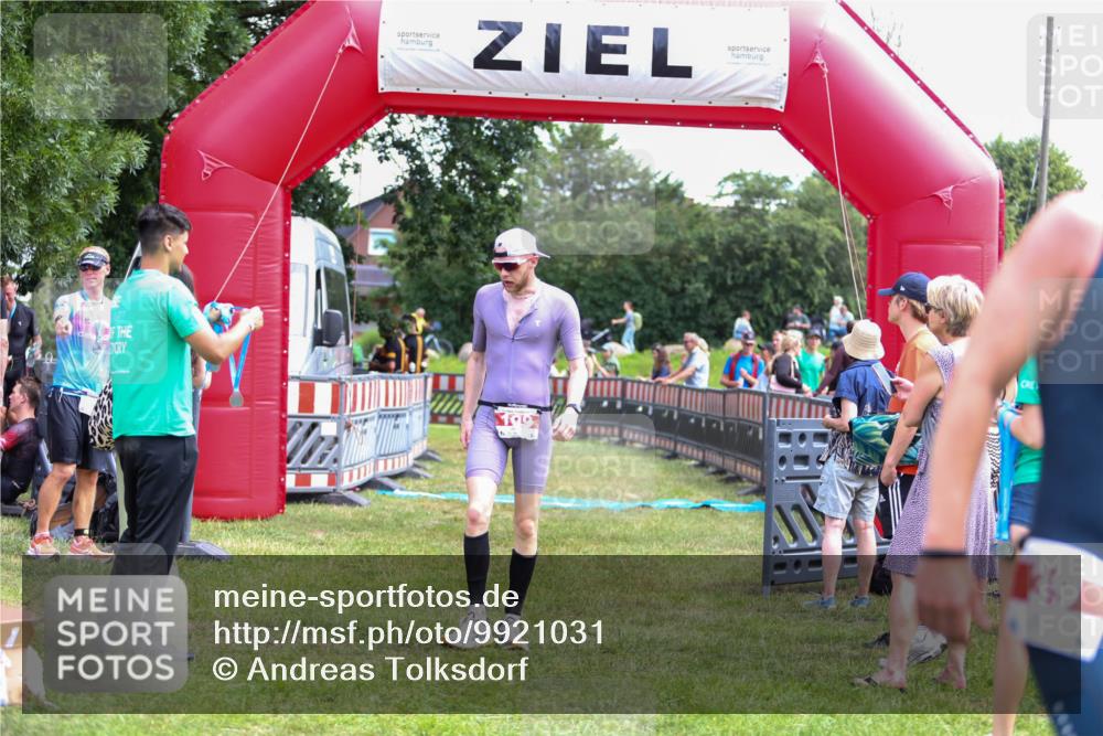 21.06.2026 - 29. Vierlanden-Triathlon Andreas Tolksdorf http://msf.ph/oto/9921031 21.06.2026 13:23:30 Ziel 109, 780 meine-sportfotos.de