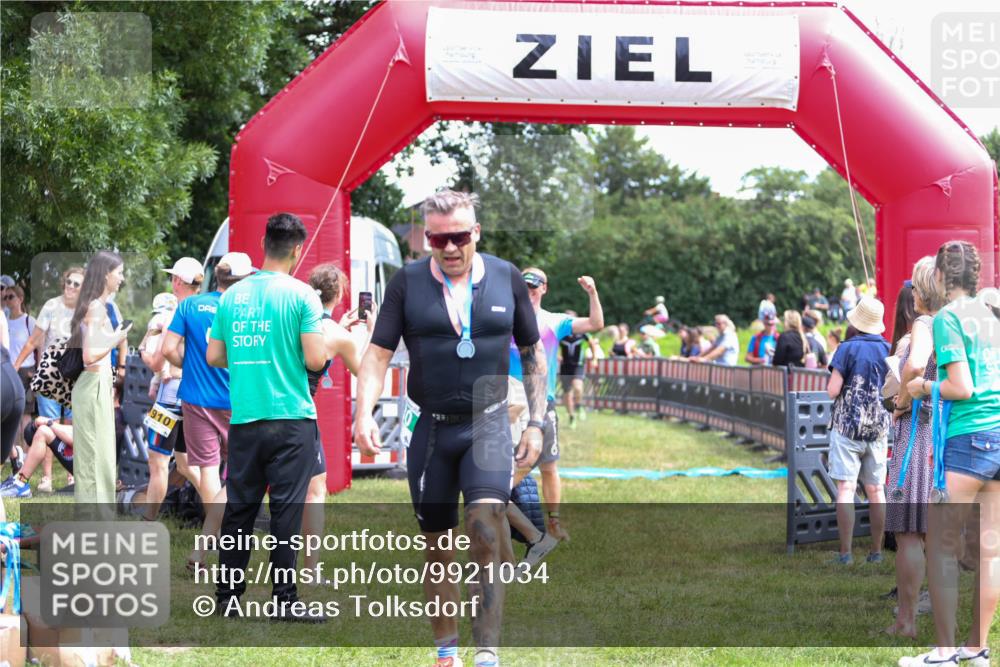 21.06.2026 - 29. Vierlanden-Triathlon Andreas Tolksdorf http://msf.ph/oto/9921034 21.06.2026 13:23:43 Ziel 896 meine-sportfotos.de