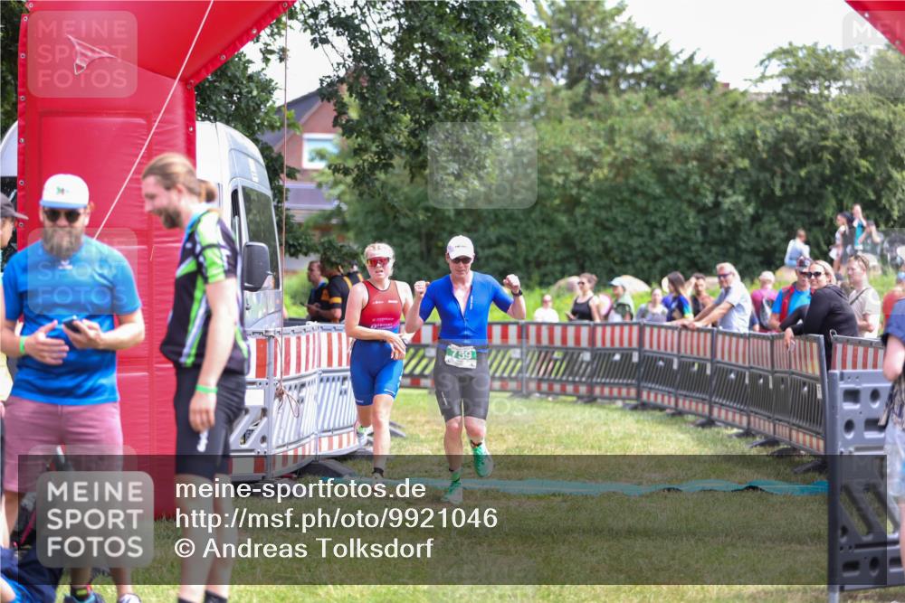 21.06.2026 - 29. Vierlanden-Triathlon Andreas Tolksdorf http://msf.ph/oto/9921046 21.06.2026 13:24:05 Ziel 633, 759, 1000 meine-sportfotos.de