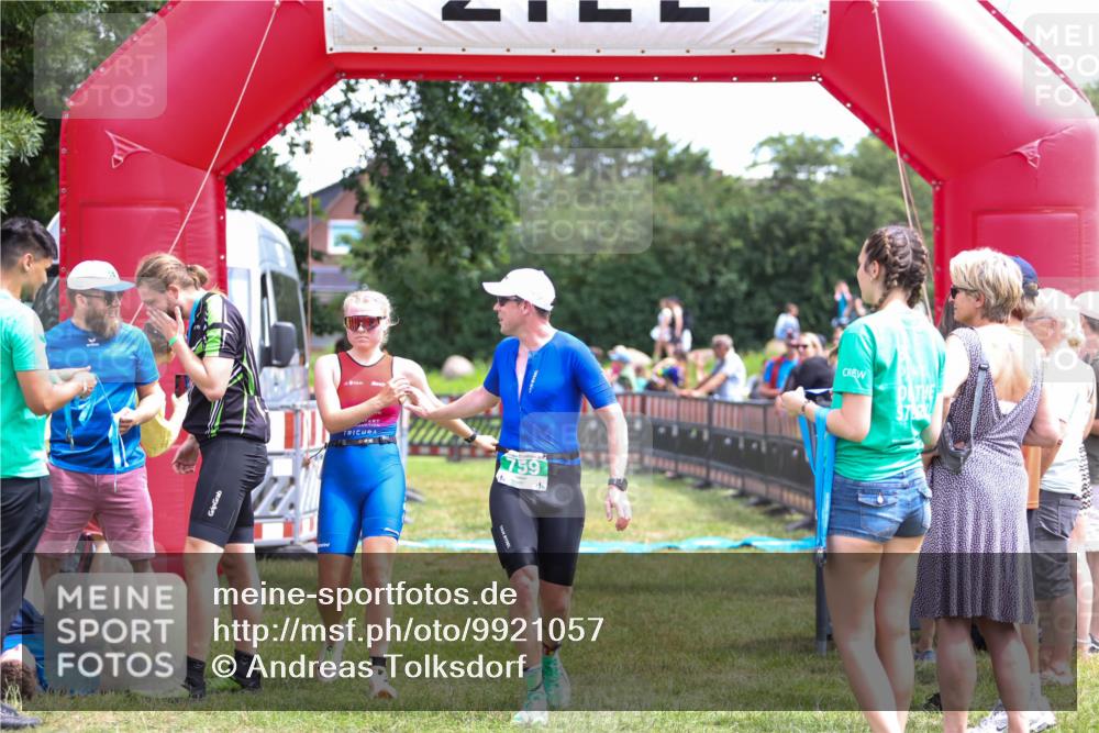 21.06.2026 - 29. Vierlanden-Triathlon Andreas Tolksdorf http://msf.ph/oto/9921057 21.06.2026 13:24:08 Ziel 633, 759, 777, 983, 1000 meine-sportfotos.de