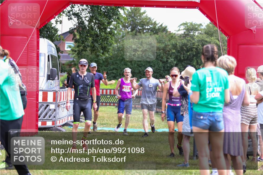 21.06.2026 - 29. Vierlanden-Triathlon Andreas Tolksdorf http://msf.ph/oto/9921098 21.06.2026 13:24:21 Ziel 288, 628, 633, 680, 777, 983, 985 meine-sportfotos.de
