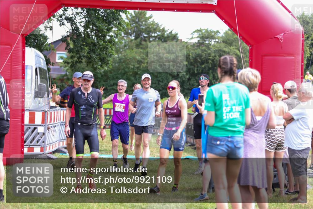 21.06.2026 - 29. Vierlanden-Triathlon Andreas Tolksdorf http://msf.ph/oto/9921109 21.06.2026 13:24:22 Ziel 288, 628, 680, 777, 983, 985 meine-sportfotos.de