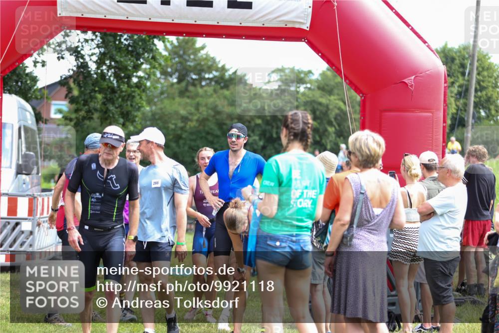 21.06.2026 - 29. Vierlanden-Triathlon Andreas Tolksdorf http://msf.ph/oto/9921118 21.06.2026 13:24:25 Ziel 288, 628, 643, 652, 680, 985 meine-sportfotos.de
