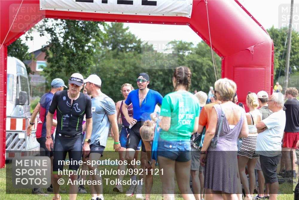 21.06.2026 - 29. Vierlanden-Triathlon Andreas Tolksdorf http://msf.ph/oto/9921121 21.06.2026 13:24:25 Ziel 288, 628, 643, 652, 680, 985 meine-sportfotos.de