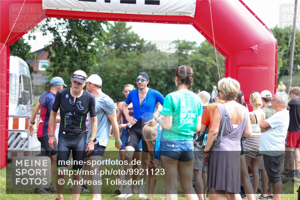 21.06.2026 - 29. Vierlanden-Triathlon Andreas Tolksdorf http://msf.ph/oto/9921123 21.06.2026 13:24:25 Ziel 288, 628, 643, 652, 680, 985 meine-sportfotos.de