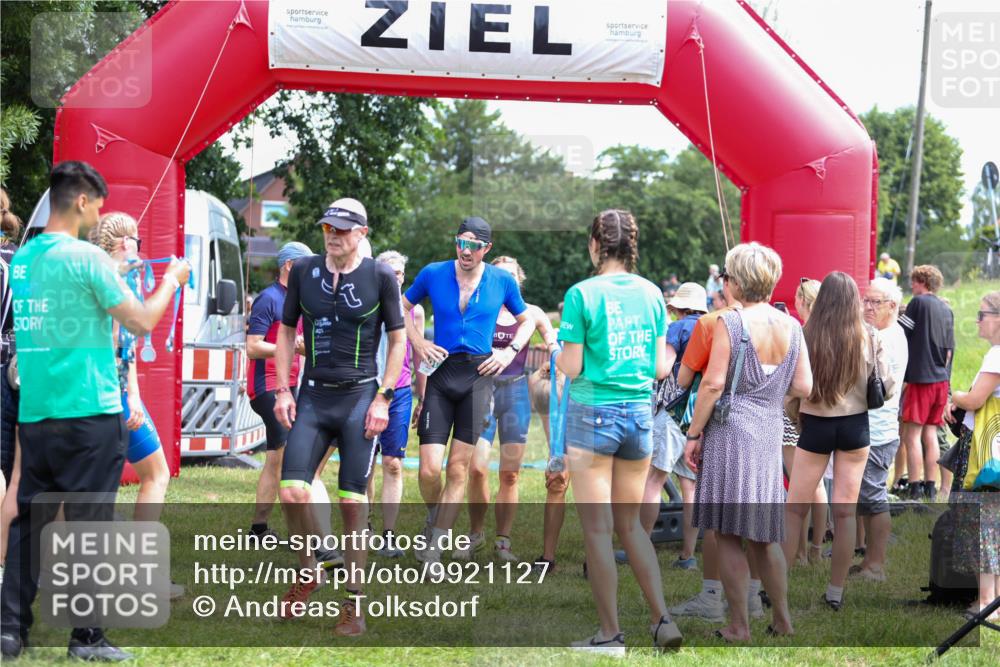 21.06.2026 - 29. Vierlanden-Triathlon Andreas Tolksdorf http://msf.ph/oto/9921127 21.06.2026 13:24:26 Ziel 288, 628, 643, 652, 680, 985 meine-sportfotos.de