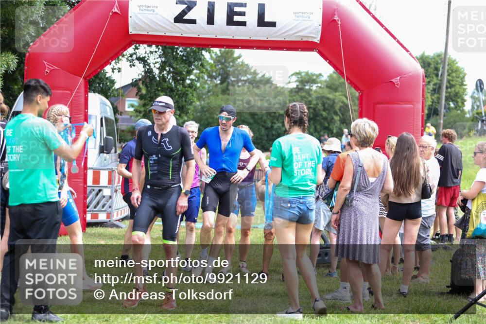 21.06.2026 - 29. Vierlanden-Triathlon Andreas Tolksdorf http://msf.ph/oto/9921129 21.06.2026 13:24:26 Ziel 288, 628, 643, 652, 680, 985 meine-sportfotos.de