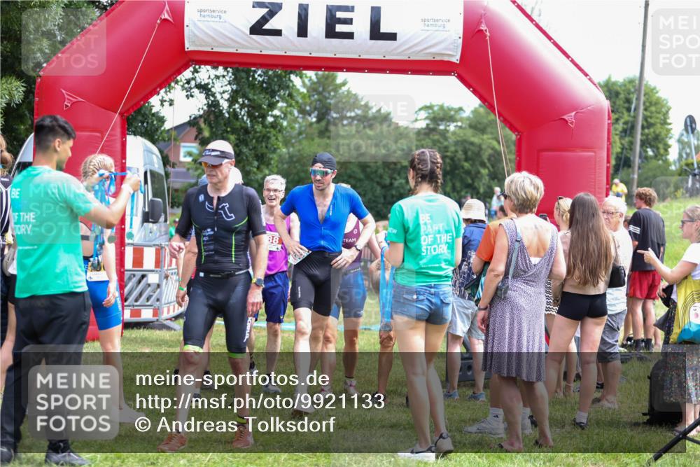 21.06.2026 - 29. Vierlanden-Triathlon Andreas Tolksdorf http://msf.ph/oto/9921133 21.06.2026 13:24:26 Ziel 288, 628, 643, 652, 680, 985 meine-sportfotos.de