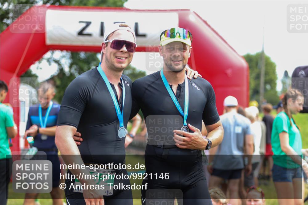 21.06.2026 - 29. Vierlanden-Triathlon Andreas Tolksdorf http://msf.ph/oto/9921146 21.06.2026 13:25:11 Ziel 994 meine-sportfotos.de