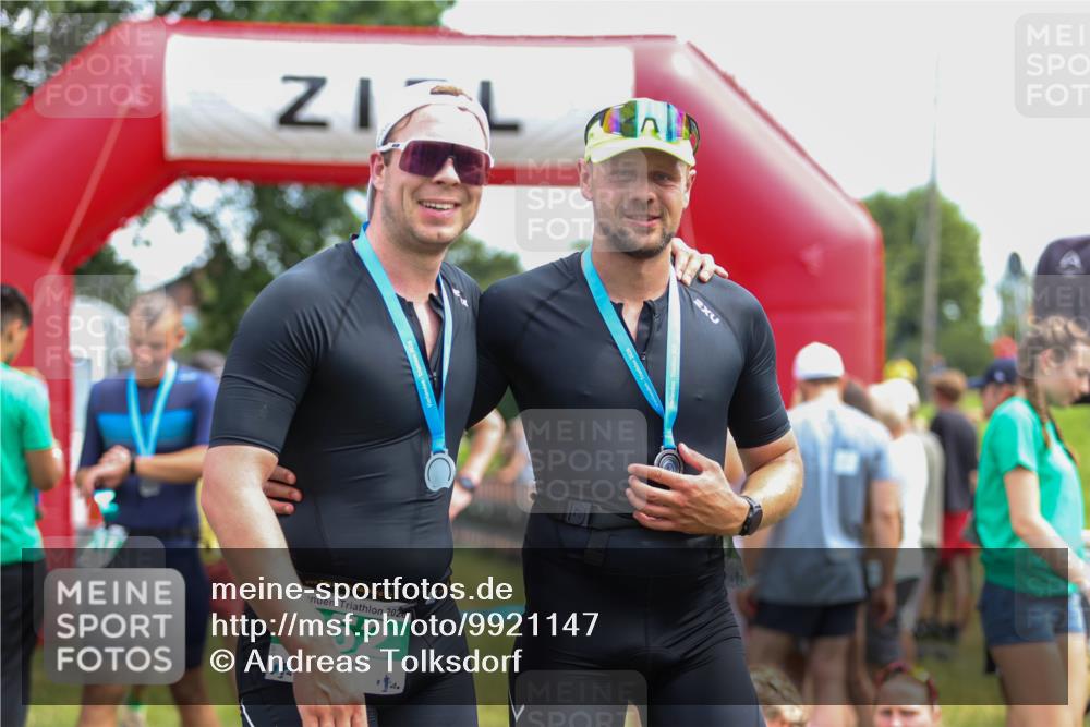 21.06.2026 - 29. Vierlanden-Triathlon Andreas Tolksdorf http://msf.ph/oto/9921147 21.06.2026 13:25:11 Ziel 994 meine-sportfotos.de
