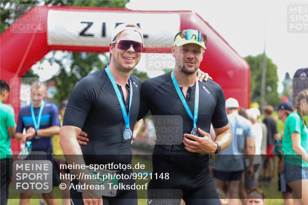 21.06.2026 - 29. Vierlanden-Triathlon Andreas Tolksdorf http://msf.ph/oto/9921148 21.06.2026 13:25:11 Ziel 994 meine-sportfotos.de
