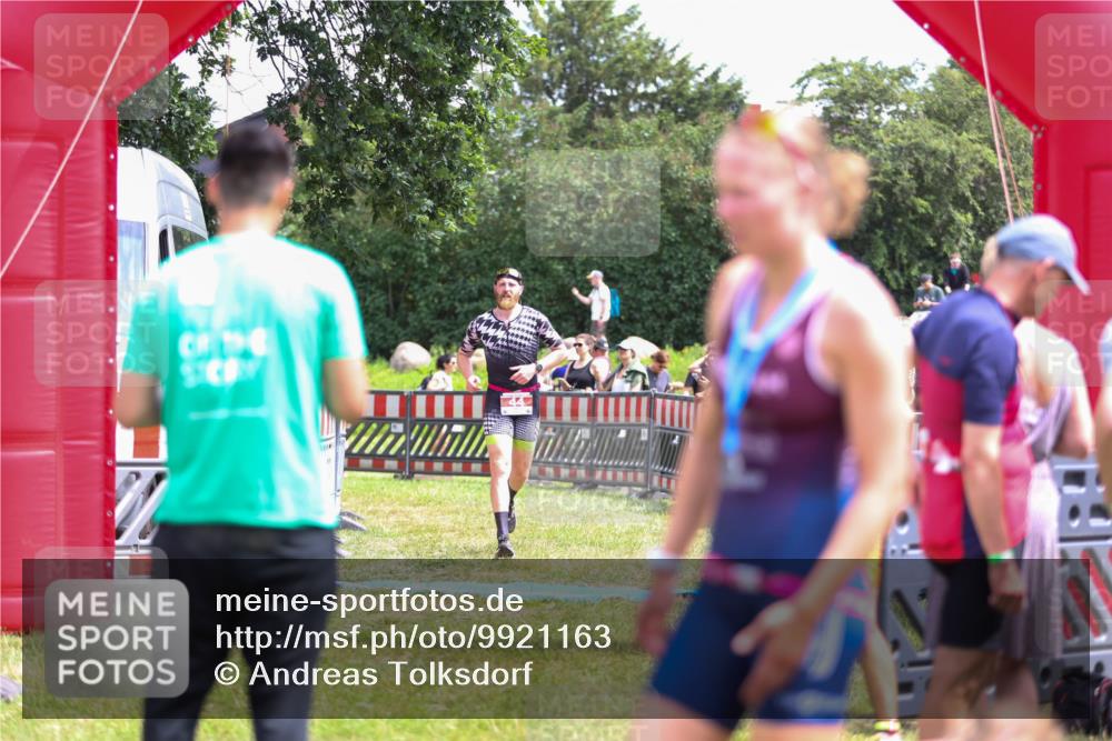 21.06.2026 - 29. Vierlanden-Triathlon Andreas Tolksdorf http://msf.ph/oto/9921163 21.06.2026 13:25:44 Ziel 44 meine-sportfotos.de