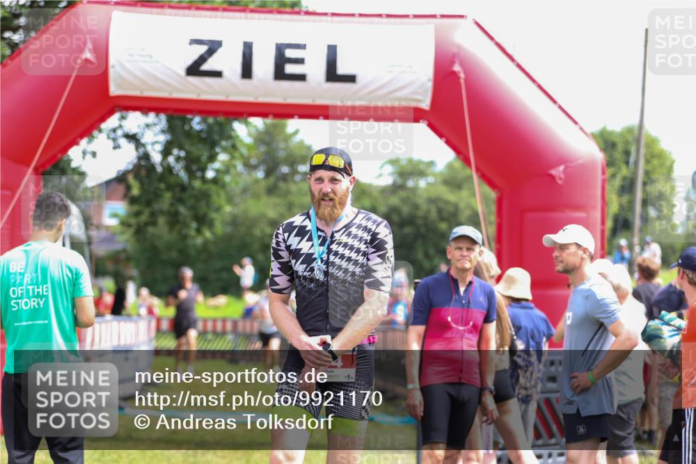 21.06.2026 - 29. Vierlanden-Triathlon Andreas Tolksdorf http://msf.ph/oto/9921170 21.06.2026 13:26:00 Ziel 287, 656 meine-sportfotos.de