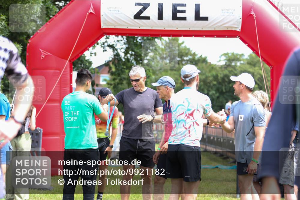 21.06.2026 - 29. Vierlanden-Triathlon Andreas Tolksdorf http://msf.ph/oto/9921182 21.06.2026 13:26:13 Ziel 135 meine-sportfotos.de
