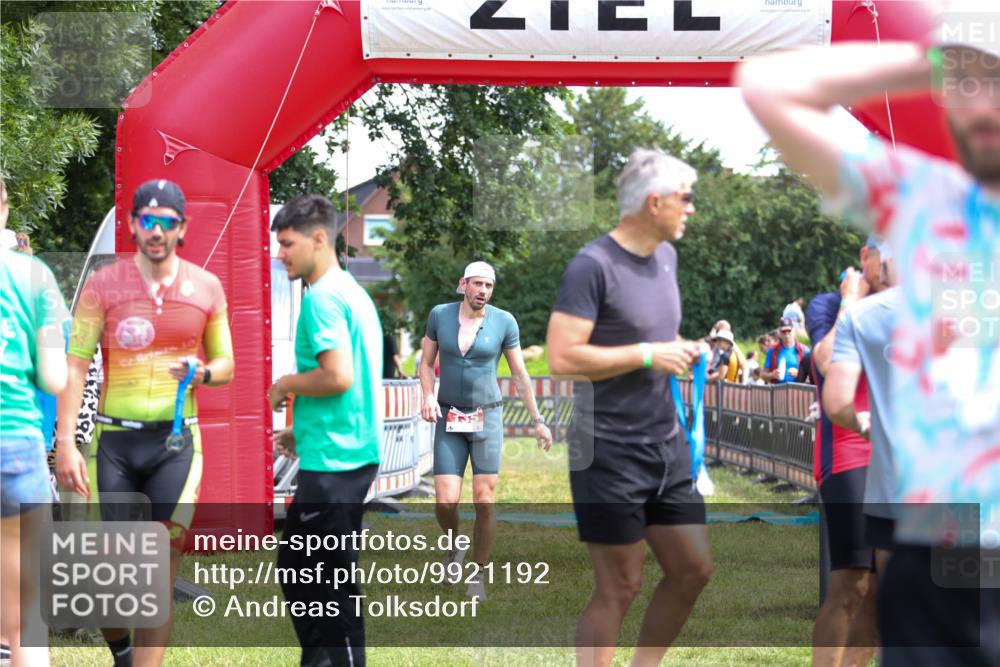 21.06.2026 - 29. Vierlanden-Triathlon Andreas Tolksdorf http://msf.ph/oto/9921192 21.06.2026 13:26:21 Ziel 135 meine-sportfotos.de