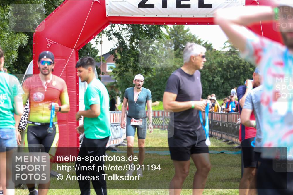 21.06.2026 - 29. Vierlanden-Triathlon Andreas Tolksdorf http://msf.ph/oto/9921194 21.06.2026 13:26:21 Ziel 135 meine-sportfotos.de