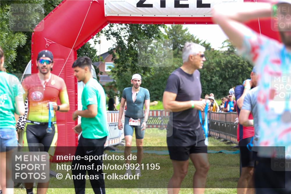 21.06.2026 - 29. Vierlanden-Triathlon Andreas Tolksdorf http://msf.ph/oto/9921195 21.06.2026 13:26:21 Ziel 135 meine-sportfotos.de