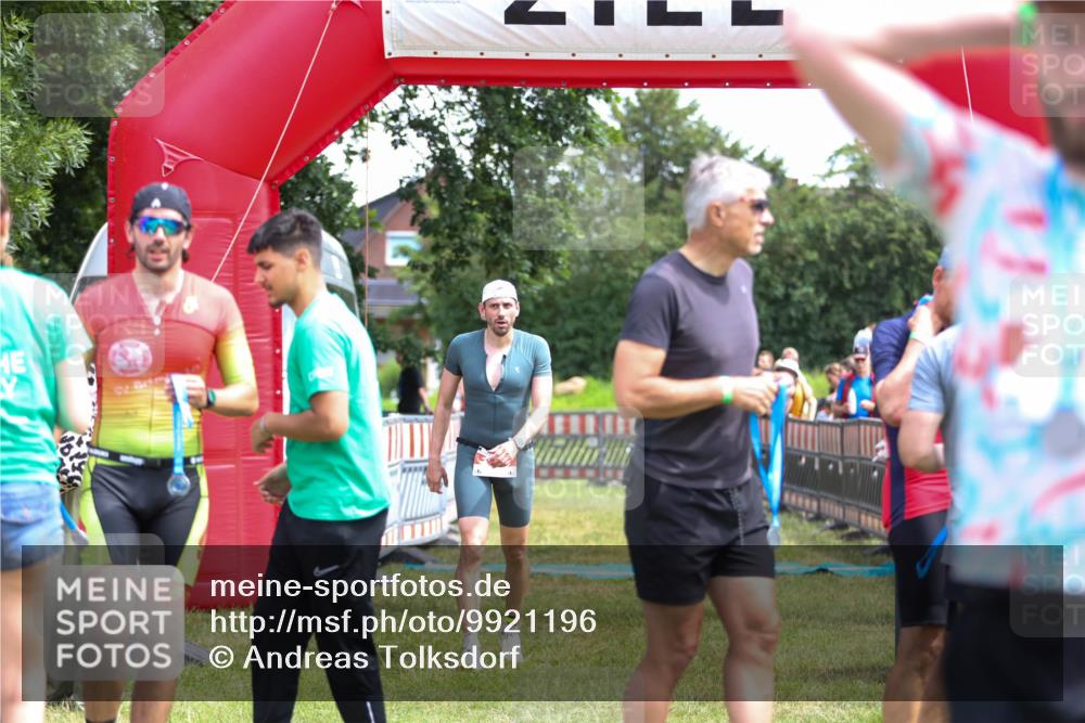 21.06.2026 - 29. Vierlanden-Triathlon Andreas Tolksdorf http://msf.ph/oto/9921196 21.06.2026 13:26:21 Ziel 135 meine-sportfotos.de
