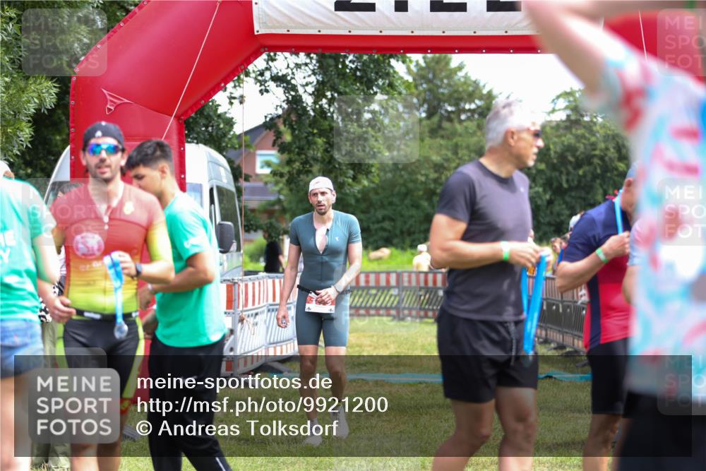 21.06.2026 - 29. Vierlanden-Triathlon Andreas Tolksdorf http://msf.ph/oto/9921200 21.06.2026 13:26:22 Ziel 135 meine-sportfotos.de