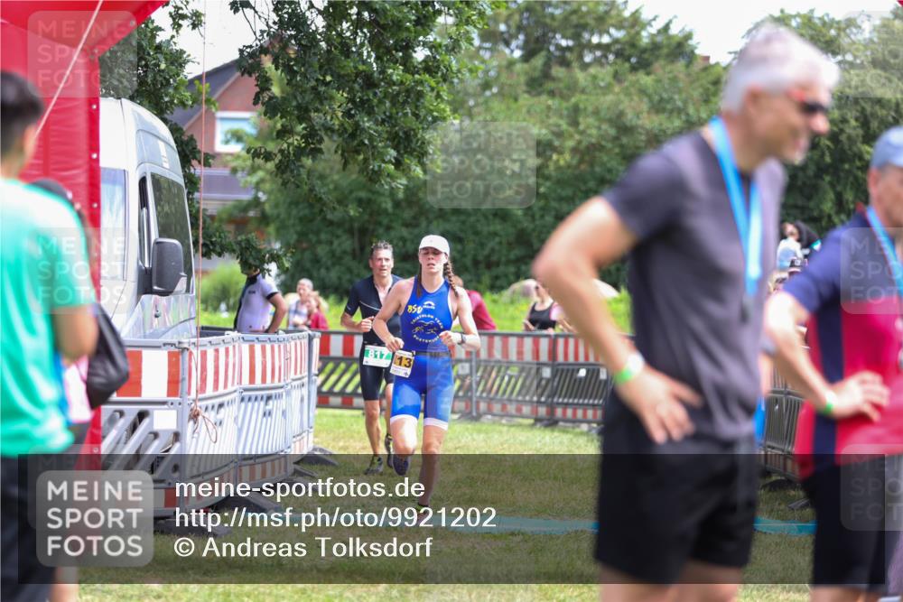 21.06.2026 - 29. Vierlanden-Triathlon Andreas Tolksdorf http://msf.ph/oto/9921202 21.06.2026 13:26:36 Ziel 817, 1013 meine-sportfotos.de
