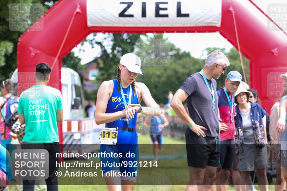 21.06.2026 - 29. Vierlanden-Triathlon Andreas Tolksdorf http://msf.ph/oto/9921214 21.06.2026 13:26:52 Ziel 242, 992 meine-sportfotos.de