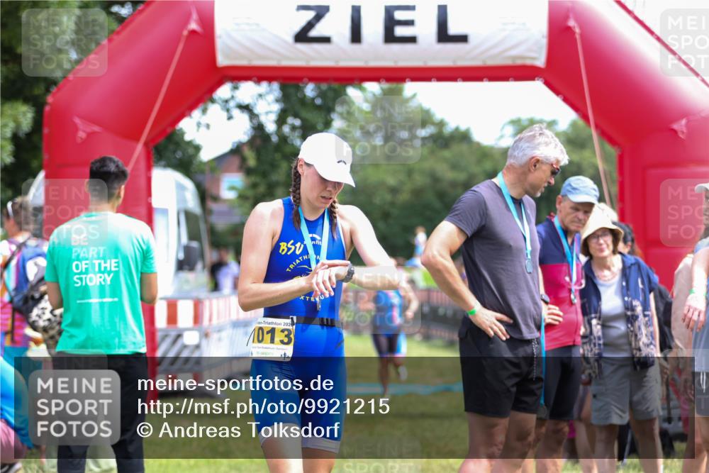 21.06.2026 - 29. Vierlanden-Triathlon Andreas Tolksdorf http://msf.ph/oto/9921215 21.06.2026 13:26:52 Ziel 242, 992 meine-sportfotos.de