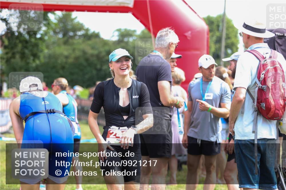 21.06.2026 - 29. Vierlanden-Triathlon Andreas Tolksdorf http://msf.ph/oto/9921217 21.06.2026 13:27:05 Ziel 242 meine-sportfotos.de