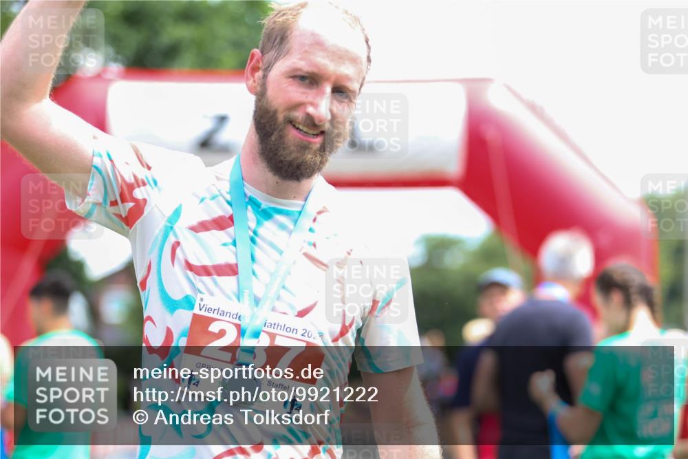 21.06.2026 - 29. Vierlanden-Triathlon Andreas Tolksdorf http://msf.ph/oto/9921222 21.06.2026 13:27:35 Ziel 727, 995, 1015 meine-sportfotos.de