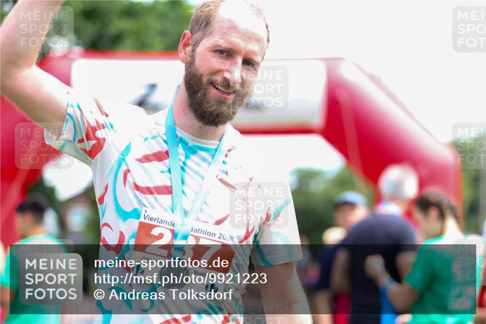 21.06.2026 - 29. Vierlanden-Triathlon Andreas Tolksdorf http://msf.ph/oto/9921223 21.06.2026 13:27:35 Ziel 727, 995, 1015 meine-sportfotos.de