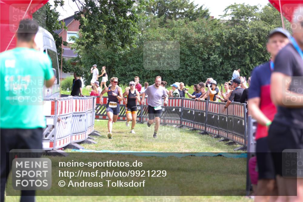 21.06.2026 - 29. Vierlanden-Triathlon Andreas Tolksdorf http://msf.ph/oto/9921229 21.06.2026 13:27:41 Ziel 727, 990, 995, 1015 meine-sportfotos.de