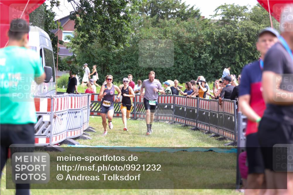 21.06.2026 - 29. Vierlanden-Triathlon Andreas Tolksdorf http://msf.ph/oto/9921232 21.06.2026 13:27:41 Ziel 727, 990, 995, 1015 meine-sportfotos.de