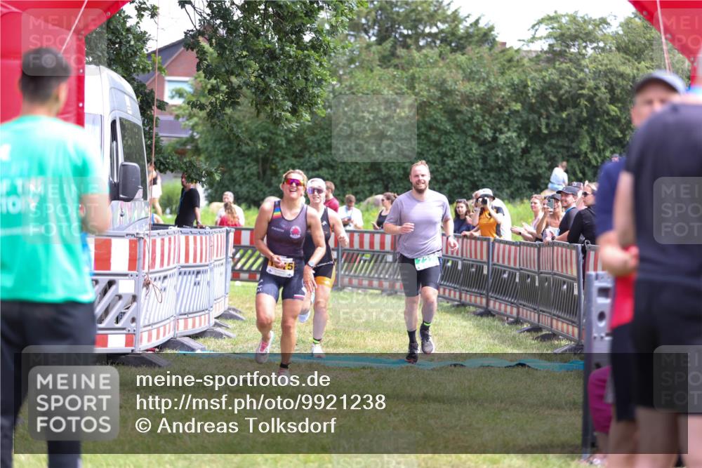 21.06.2026 - 29. Vierlanden-Triathlon Andreas Tolksdorf http://msf.ph/oto/9921238 21.06.2026 13:27:43 Ziel 727, 990, 995, 1015 meine-sportfotos.de