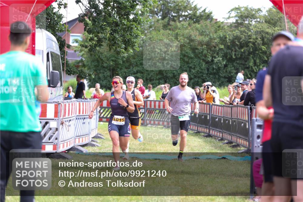 21.06.2026 - 29. Vierlanden-Triathlon Andreas Tolksdorf http://msf.ph/oto/9921240 21.06.2026 13:27:43 Ziel 727, 990, 995, 1015 meine-sportfotos.de