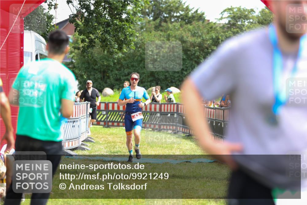 21.06.2026 - 29. Vierlanden-Triathlon Andreas Tolksdorf http://msf.ph/oto/9921249 21.06.2026 13:28:01 Ziel 43, 724 meine-sportfotos.de