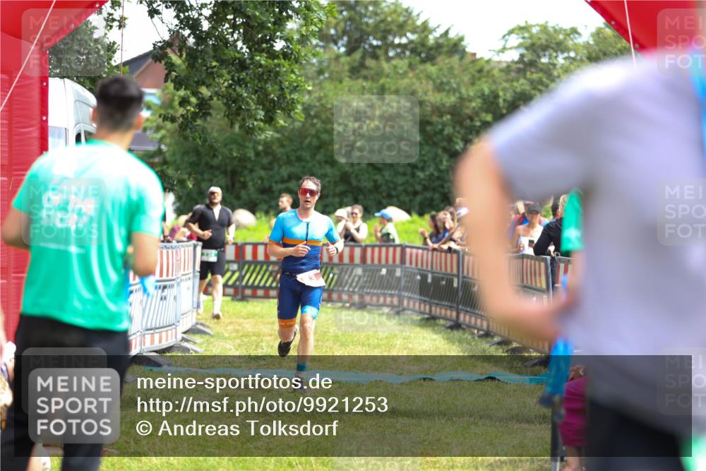 21.06.2026 - 29. Vierlanden-Triathlon Andreas Tolksdorf http://msf.ph/oto/9921253 21.06.2026 13:28:01 Ziel 43, 724 meine-sportfotos.de