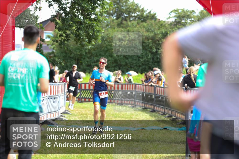 21.06.2026 - 29. Vierlanden-Triathlon Andreas Tolksdorf http://msf.ph/oto/9921256 21.06.2026 13:28:01 Ziel 43, 724 meine-sportfotos.de