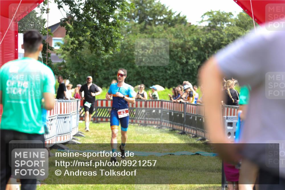21.06.2026 - 29. Vierlanden-Triathlon Andreas Tolksdorf http://msf.ph/oto/9921257 21.06.2026 13:28:01 Ziel 43, 724 meine-sportfotos.de